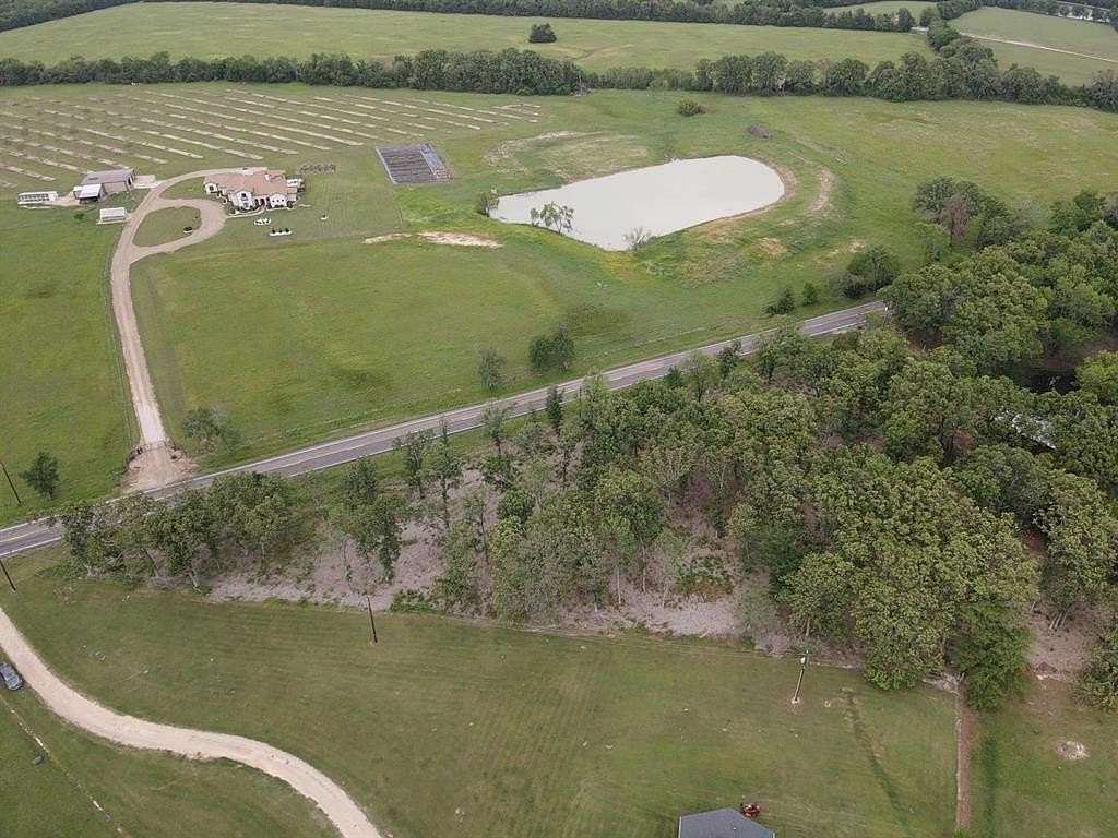 2.76 Acres of Residential Land for Sale in Paris, Texas