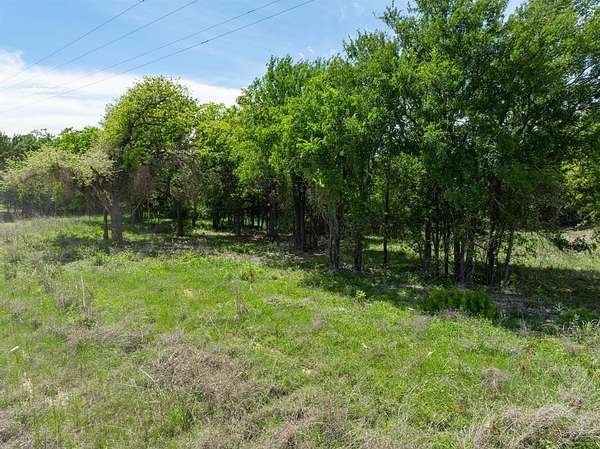 1.2 Acres of Residential Land for Sale in Hillsboro, Texas