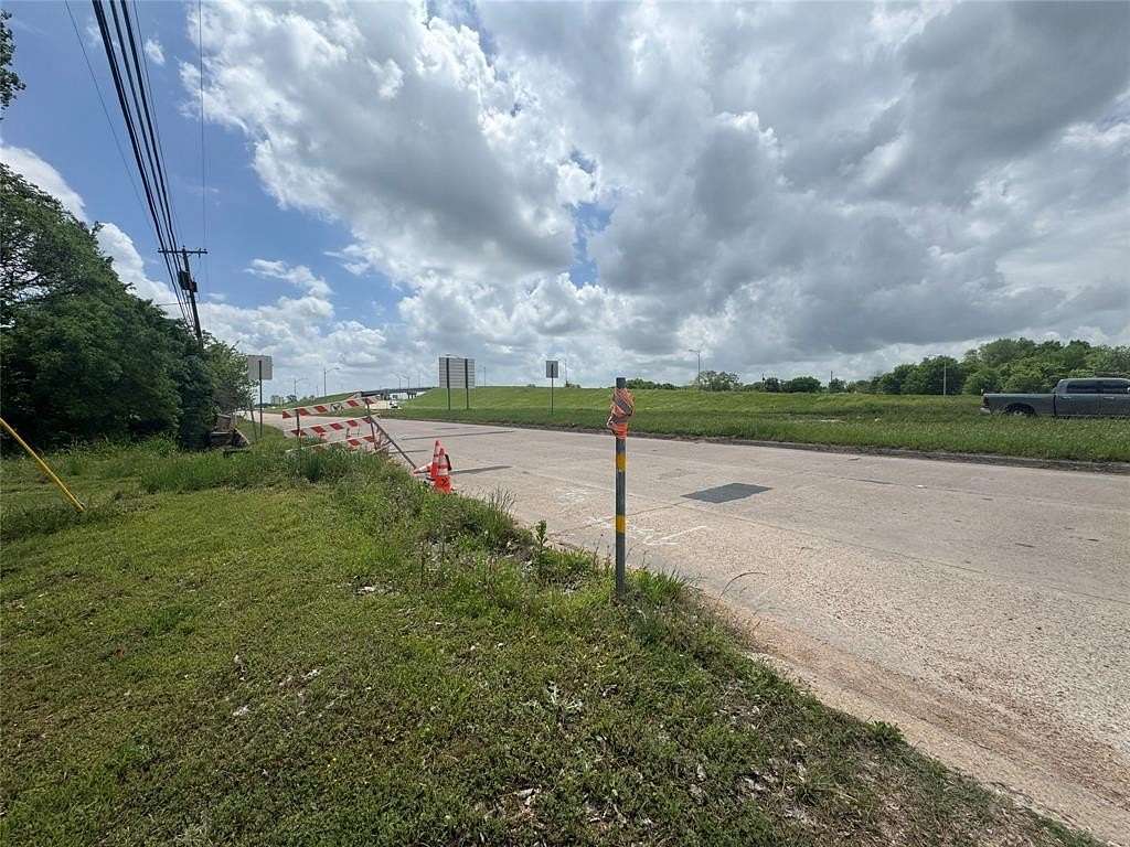 5.1 Acres of Mixed-Use Land for Sale in Waco, Texas
