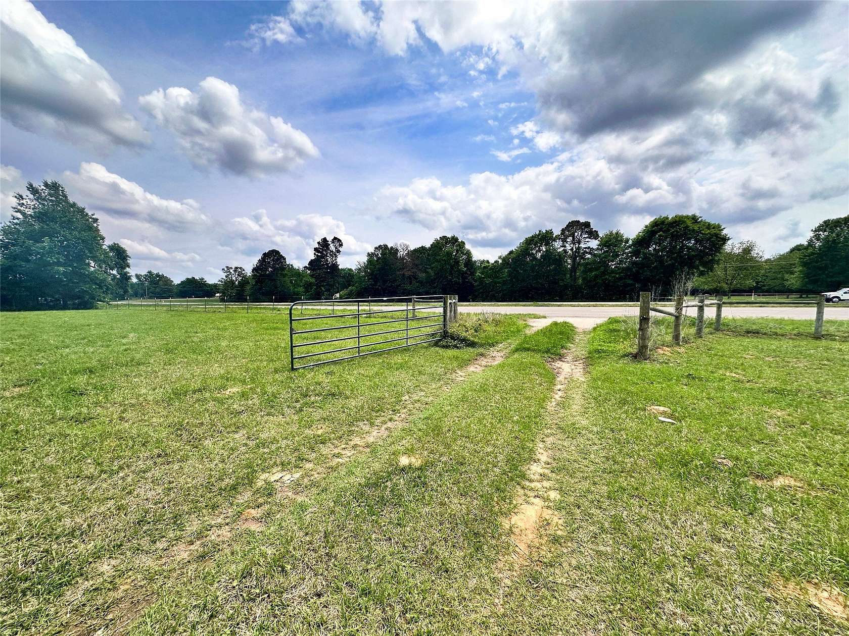 32.5 Acres of Land for Sale in Frankston, Texas