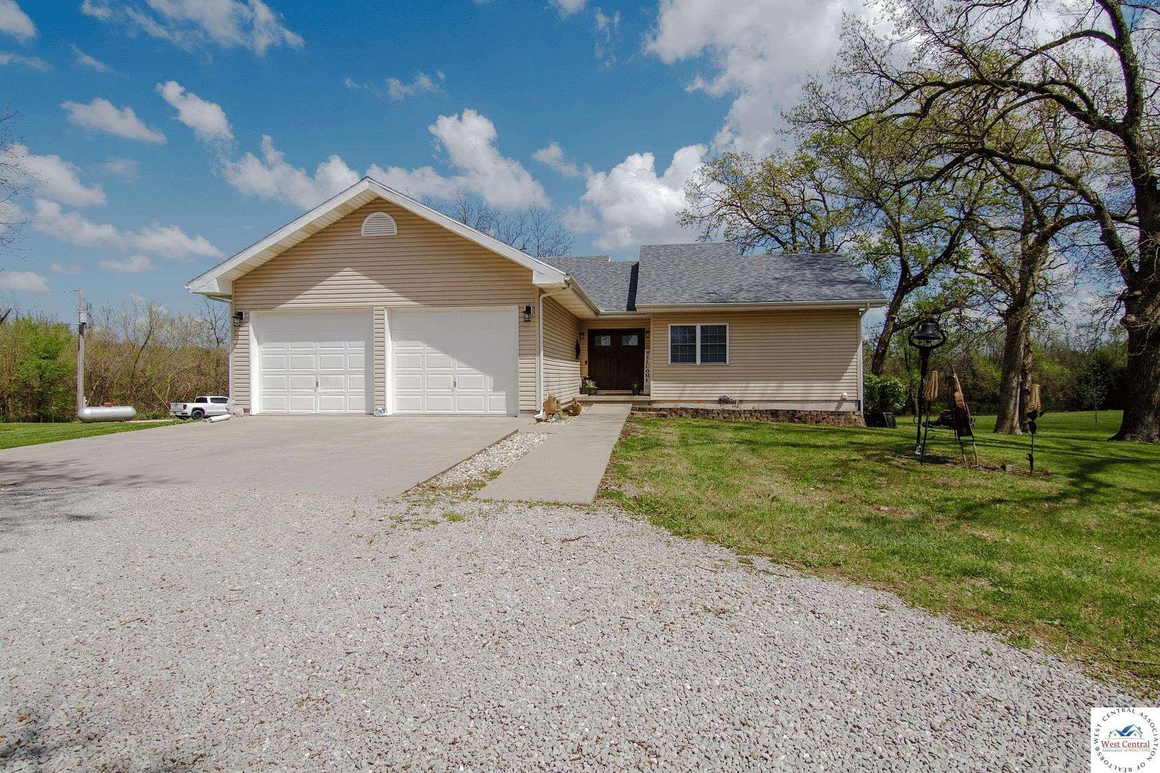 2.5 Acres of Land with Home for Sale in Green Ridge, Missouri