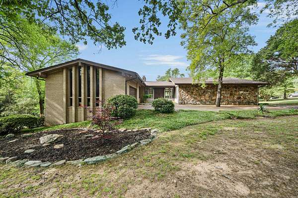 2 Acres of Land with Home for Sale in Searcy, Arkansas