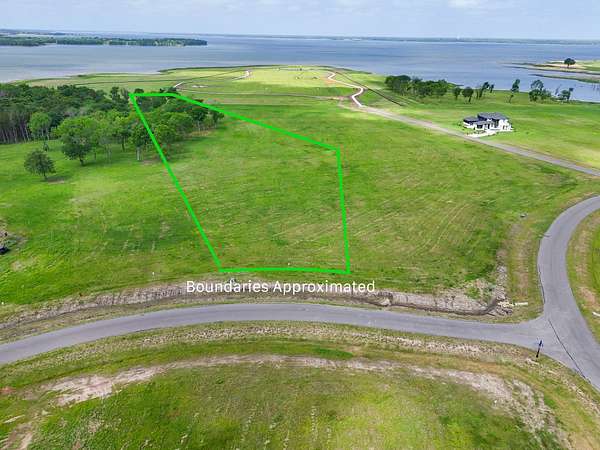 1.7 Acres of Residential Land for Sale in Honey Grove, Texas