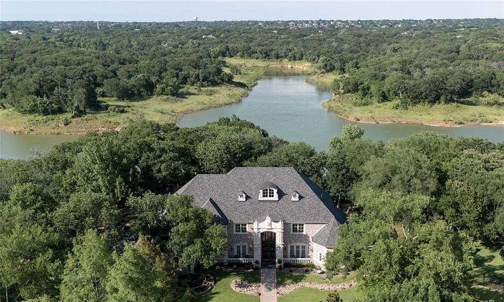 1.66 Acres of Land with Home for Sale in Flower Mound, Texas