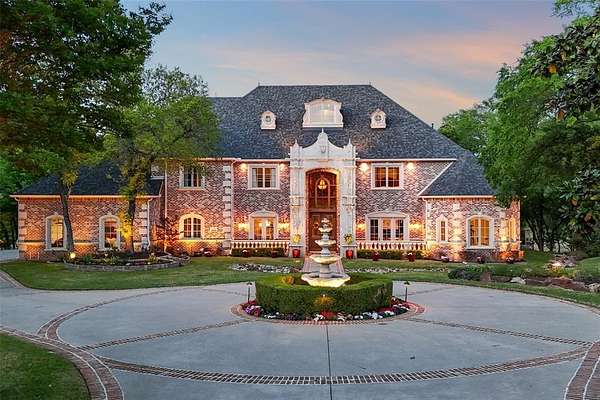 1.66 Acres of Land with Home for Sale in Flower Mound, Texas