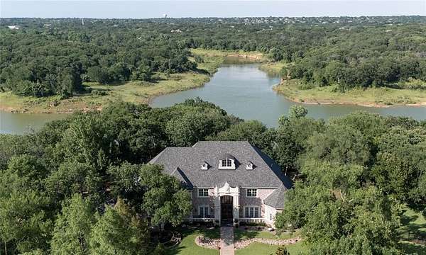 1.66 Acres of Land with Home for Sale in Flower Mound, Texas