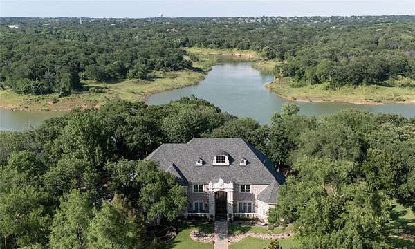 1.66 Acres of Land with Home for Sale in Flower Mound, Texas