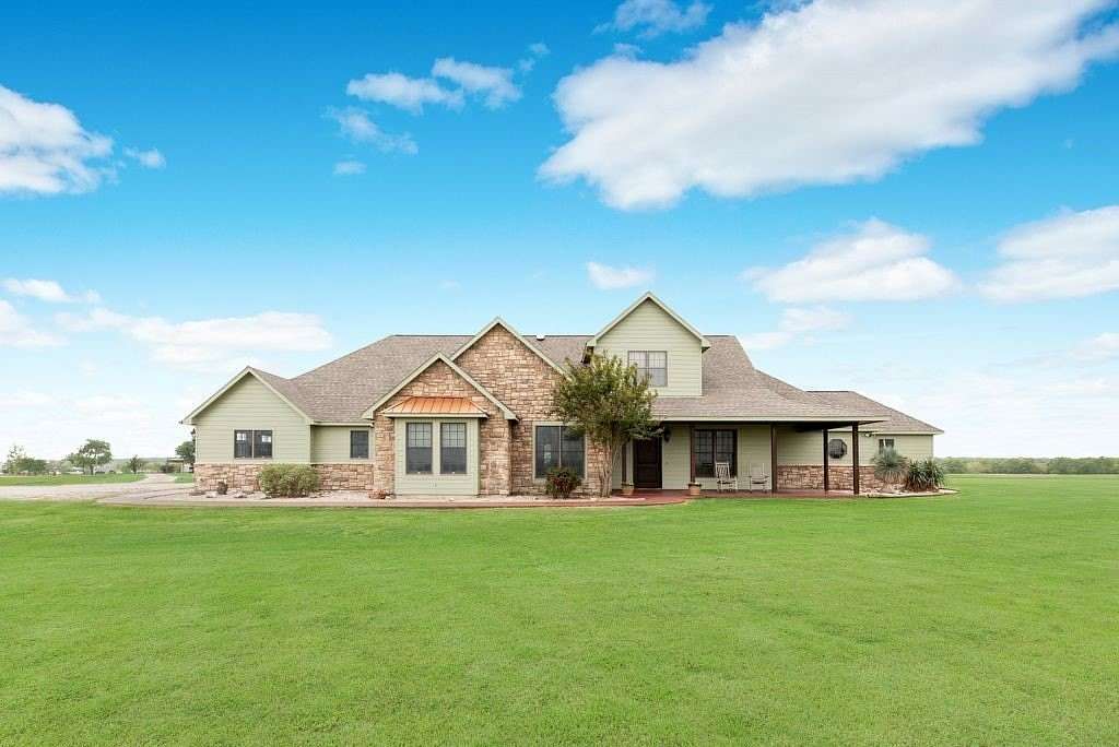 49 Acres of Land with Home for Sale in Waxahachie, Texas