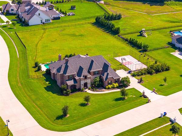 1.79 Acres of Land with Home for Sale in Lucas, Texas