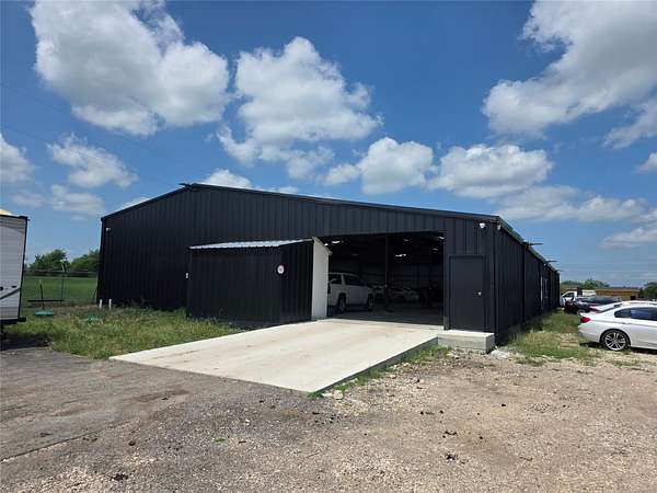 2 Acres of Improved Mixed-Use Land for Sale in Weatherford, Texas