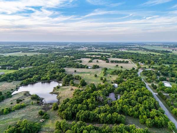 75 Acres of Land with Home for Sale in Wynnewood, Oklahoma