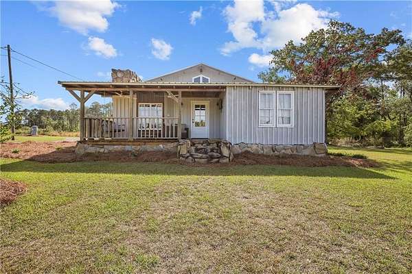 21 Acres of Recreational Land with Home for Sale in Baxley, Georgia