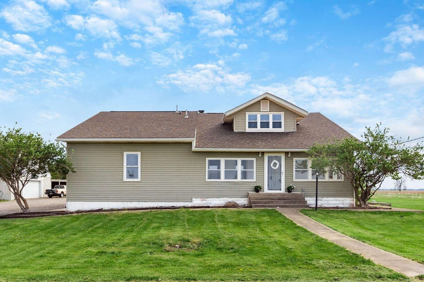 5 Acres of Land with Home for Sale in Orient, Ohio