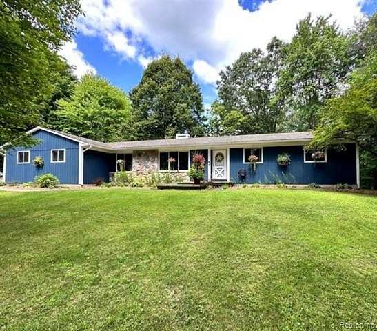 1.58 Acres of Land with Home for Sale in Hartland Township, Michigan