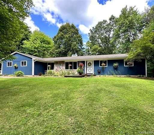 1.58 Acres of Land with Home for Sale in Hartland Township, Michigan