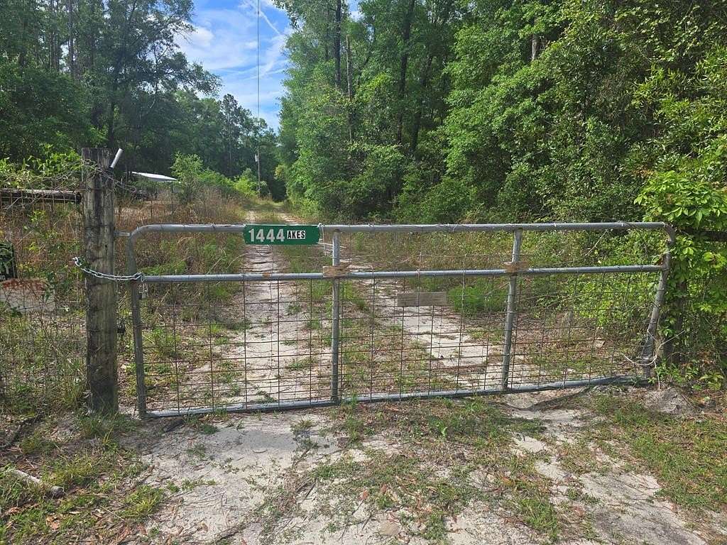 5 Acres of Residential Land for Sale in Old Town, Florida