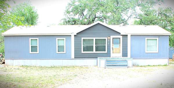 3.6 Acres of Land with Home for Lease in Somerset, Texas