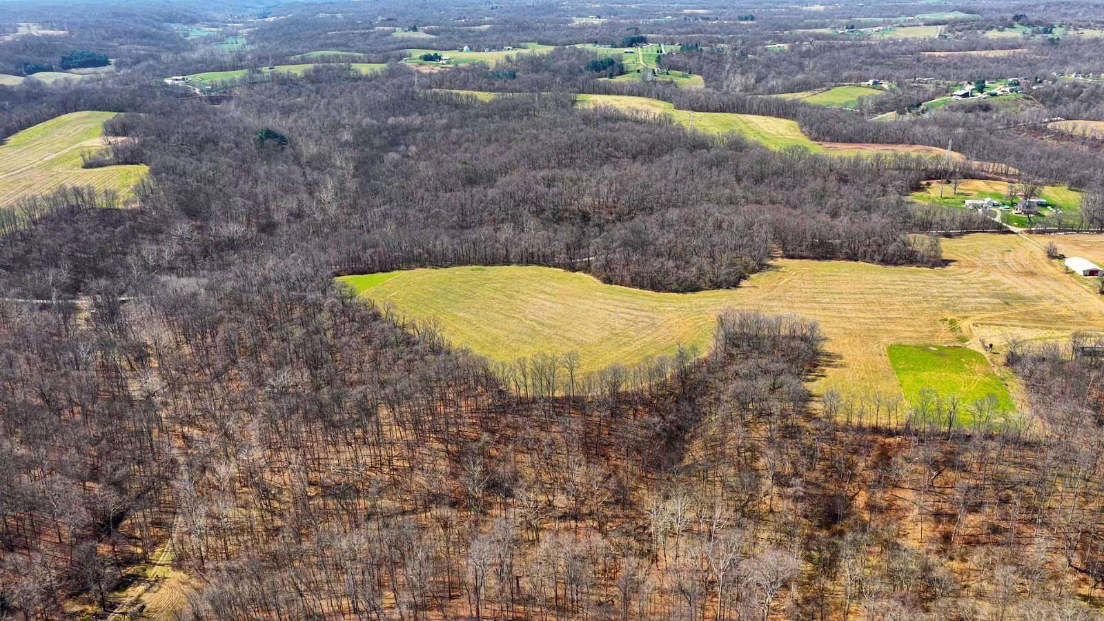 35 Acres of Recreational & Residential Land for Sale in Norwich, Ohio
