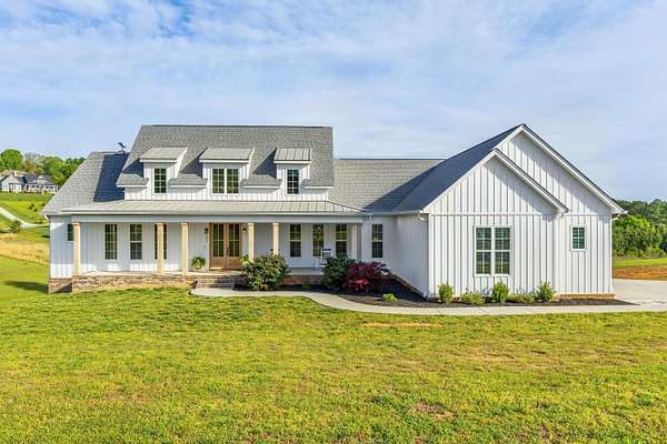 2 Acres of Land with Home for Sale in Charleston, Tennessee