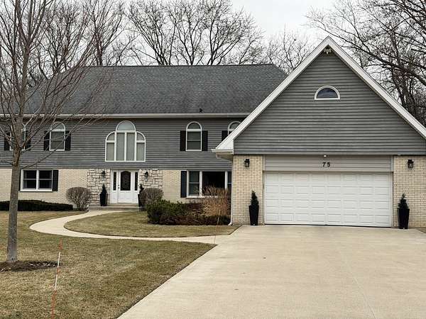 2.1 Acres of Land with Home for Sale in Inverness, Illinois
