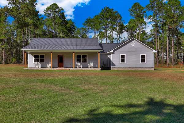 123 Acres of Land with Home for Sale in Avera, Georgia