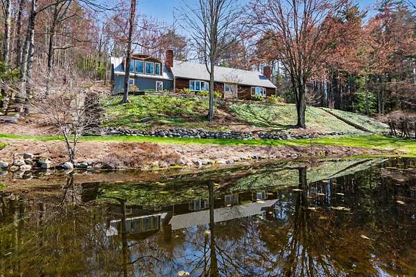 14.4 Acres of Land with Home for Sale in Amherst, New Hampshire