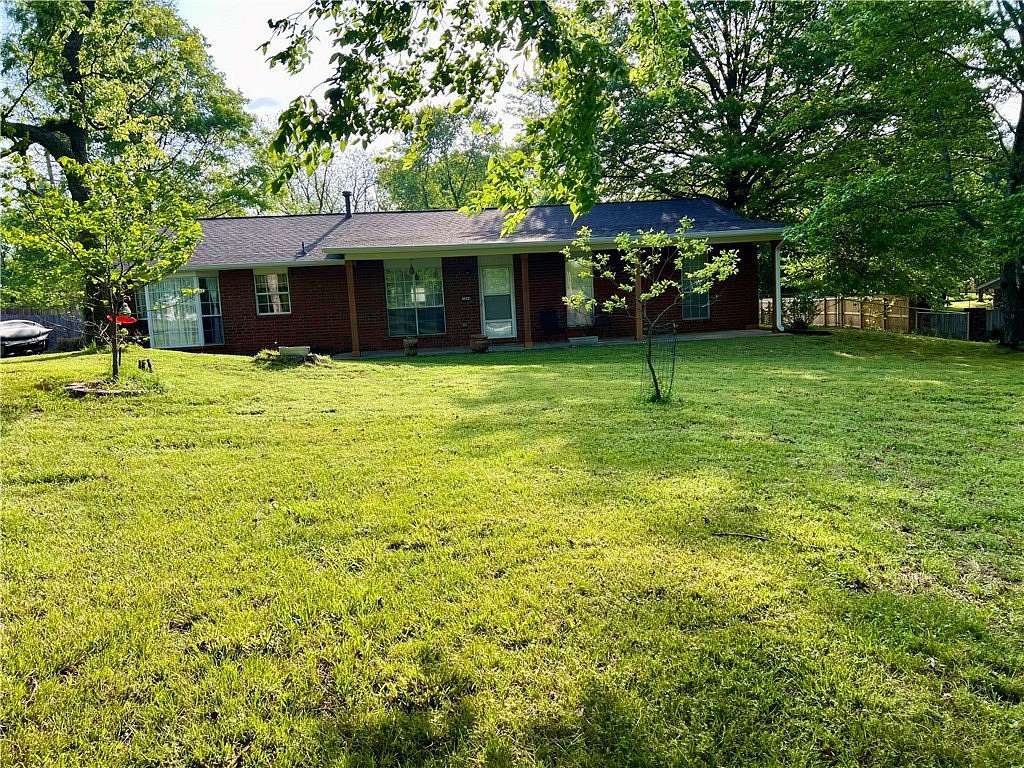 1.5 Acres of Land with Home for Sale in Fayetteville, Arkansas