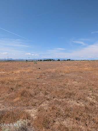 2.5 Acres of Mixed-Use Land for Sale in Rosamond, California