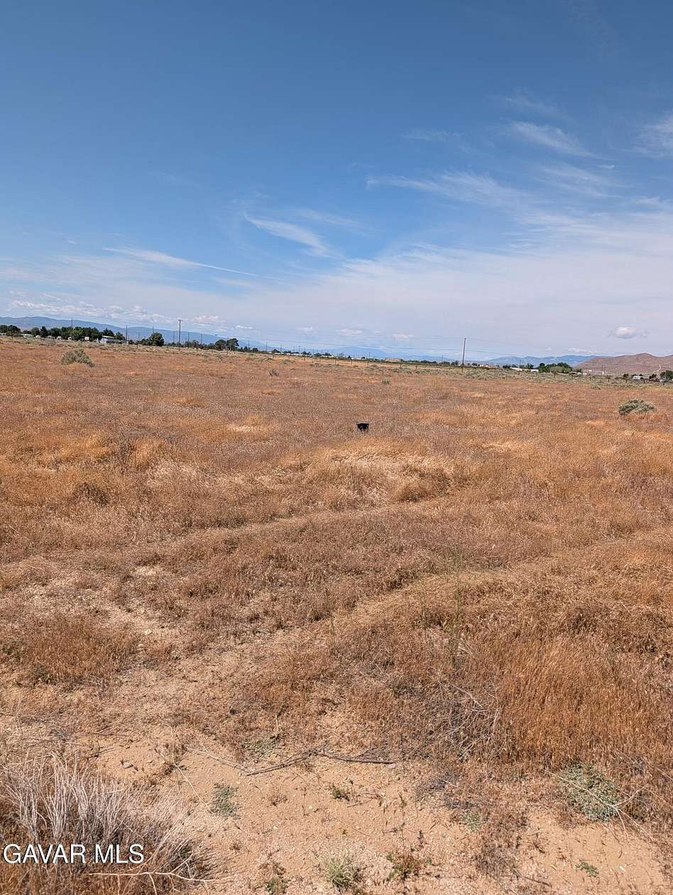 2.5 Acres of Mixed-Use Land for Sale in Rosamond, California
