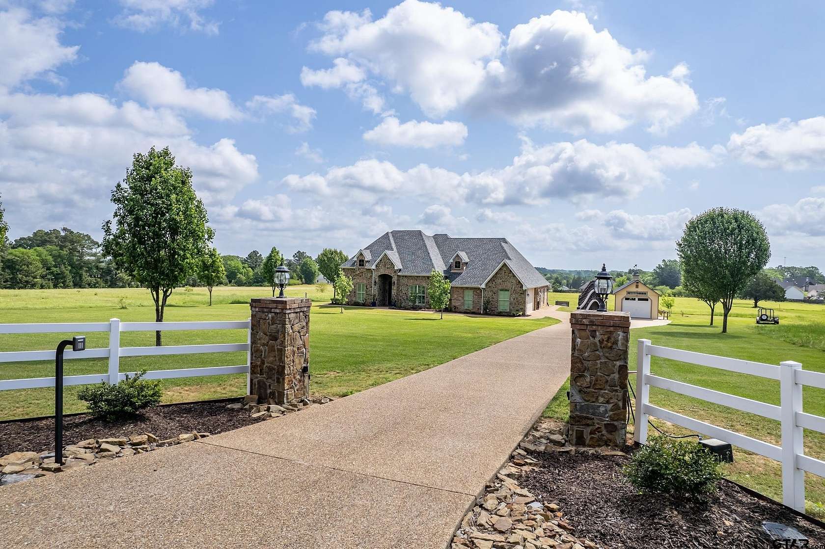 6.45 Acres of Land with Home for Sale in Flint, Texas