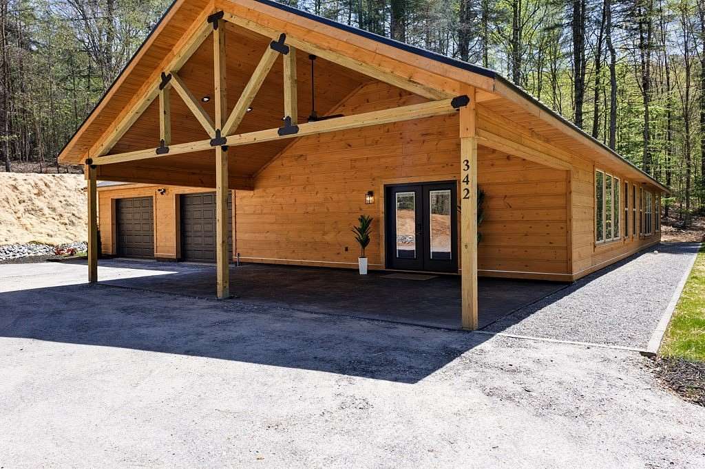 13.7 Acres of Recreational Land with Home for Sale in Murphy, North Carolina