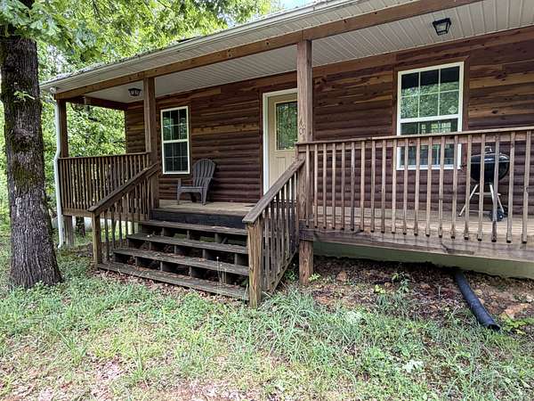 12.1 Acres of Land with Home for Sale in Summertown, Tennessee