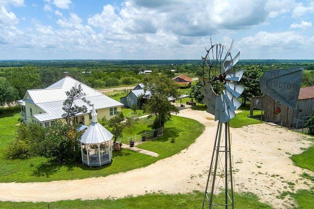 12 Acres of Improved Land for Sale in St. Hedwig, Texas