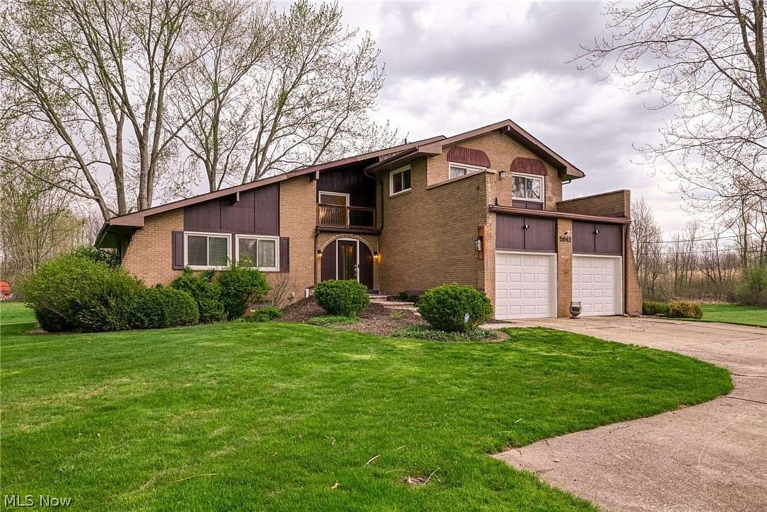 5.33 Acres of Land with Home for Sale in Hudson, Ohio