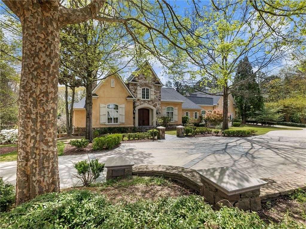 2.63 Acres of Land with Home for Sale in Braselton, Georgia