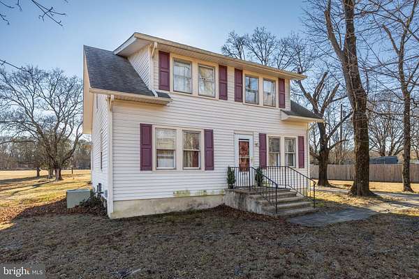 5.5 Acres of Land with Home for Sale in Williamstown, New Jersey