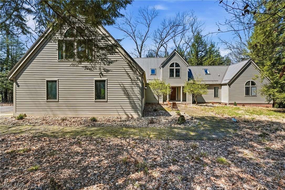 5.9 Acres of Land with Home for Sale in Struthers, Ohio