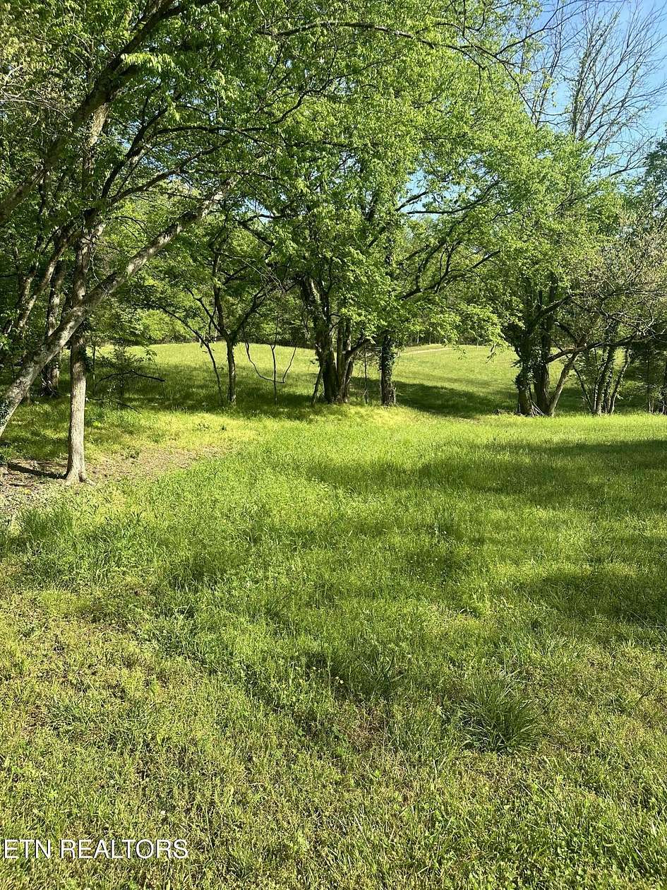 16 Acres of Land for Sale in Englewood, Tennessee