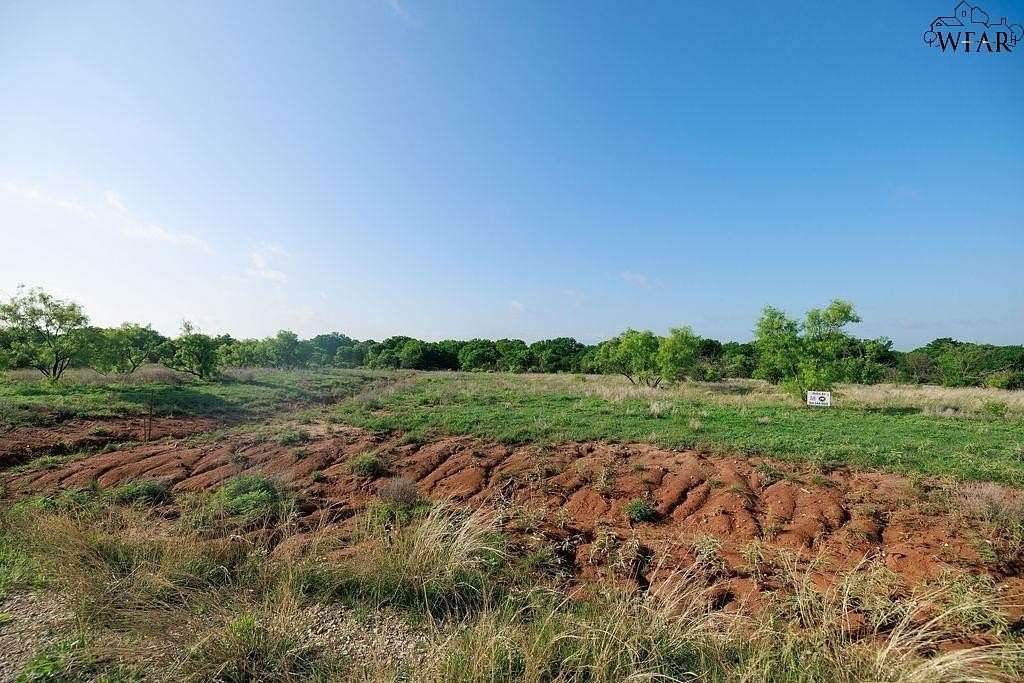 11 Acres of Recreational & Residential Land for Sale in Henrietta, Texas