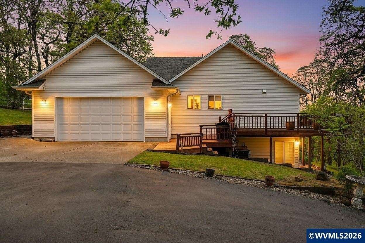 3.27 Acres of Land with Home for Sale in Jefferson, Oregon