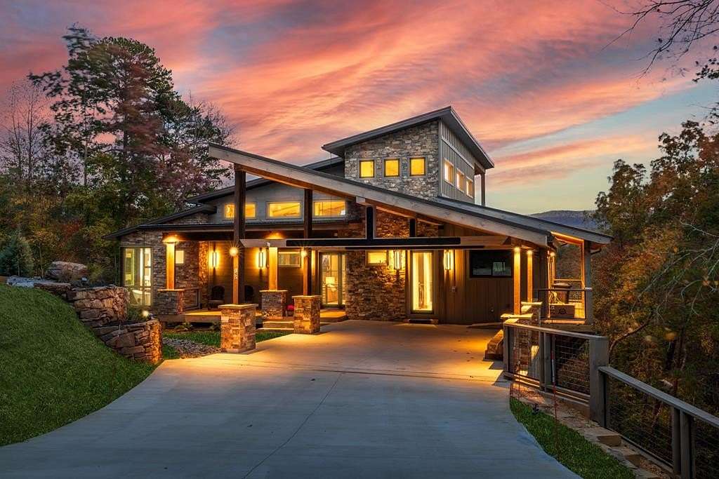 4 Acres of Land with Home for Sale in Blue Ridge, Georgia