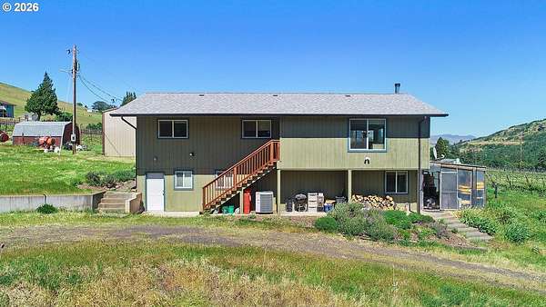 15.6 Acres of Land with Home for Sale in Chenoweth, Oregon