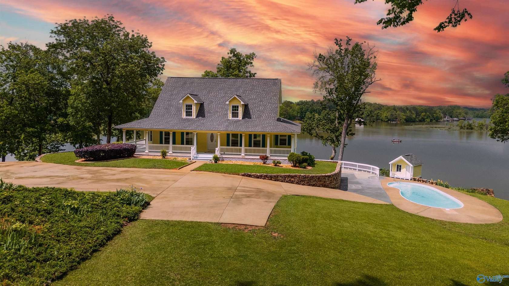 3.6 Acres of Land with Home for Sale in Glencoe, Alabama