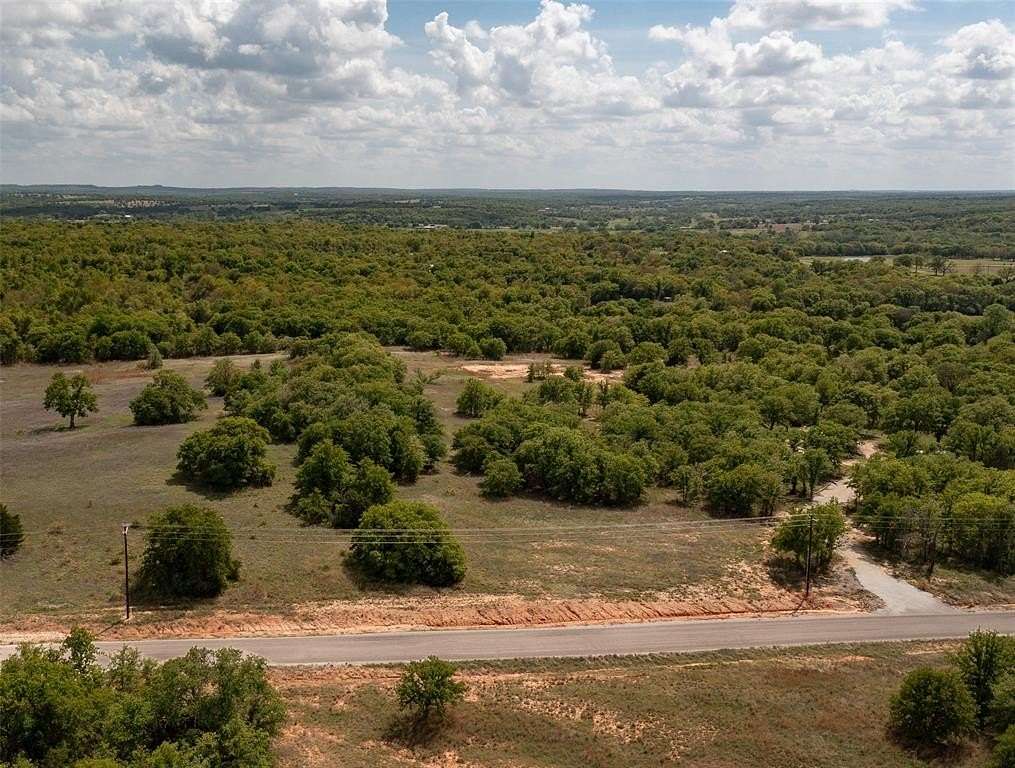5 Acres of Residential Land for Sale in Nocona, Texas