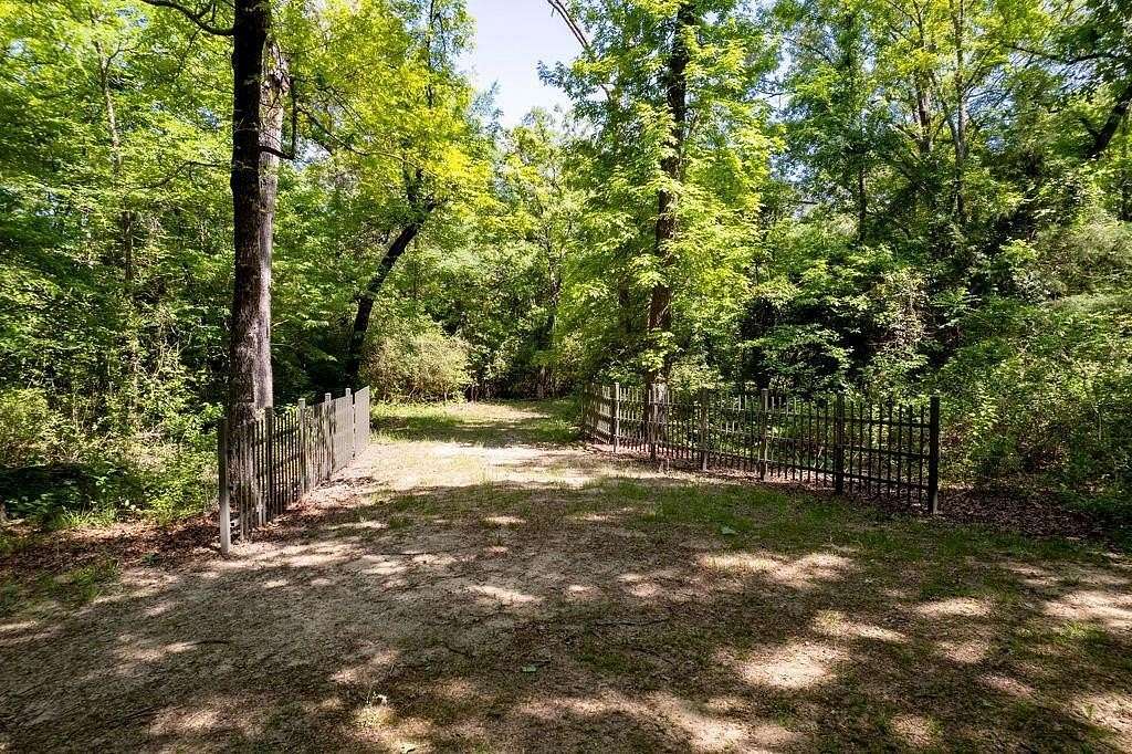 0.75 Acres of Land for Sale in Montalba, Texas