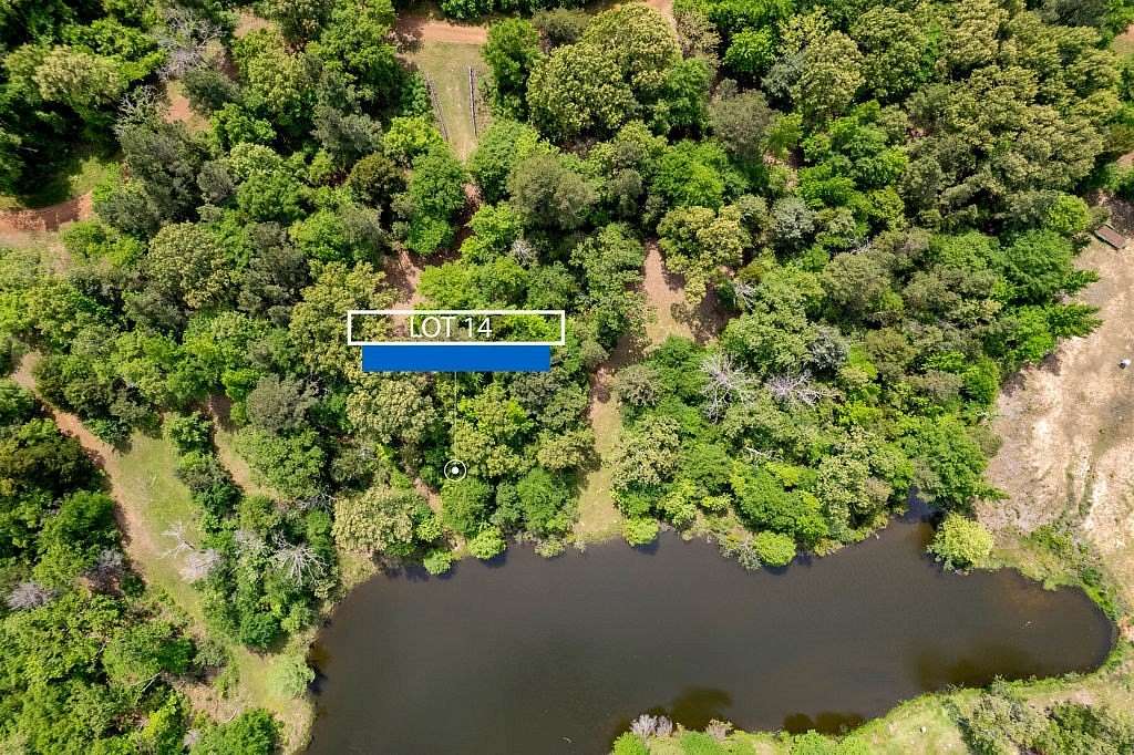 0.75 Acres of Land for Sale in Montalba, Texas