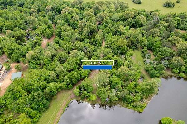 0.75 Acres of Land for Sale in Montalba, Texas