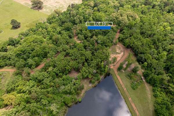 0.75 Acres of Land for Sale in Montalba, Texas