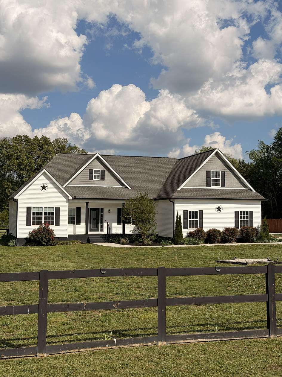 1.54 Acres of Land with Home for Sale in Manchester, Tennessee