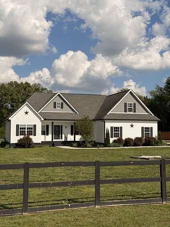 1.54 Acres of Land with Home for Sale in Manchester, Tennessee